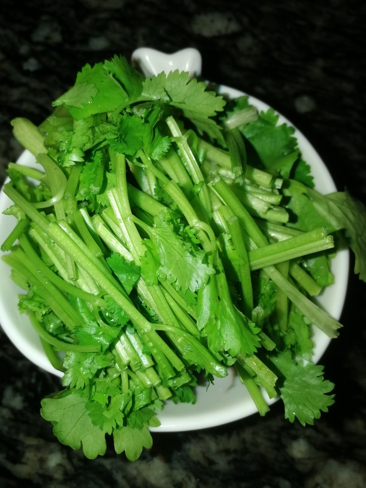 细火焖牛肉,<a style='color:red;display:inline-block;' href='/shicai/ 131'>香菜</a>