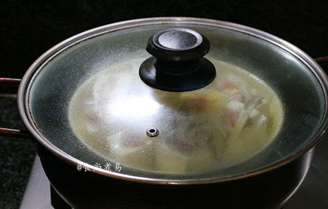 鱼香蒸酿豆腐,放入蒸锅中,隔水大火蒸15分钟