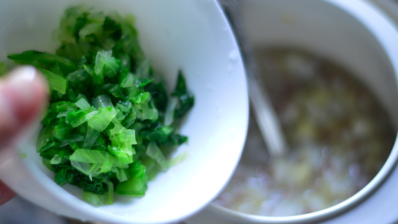 土豆生菜牛肉粥(辅食),加入牛肉粥里
