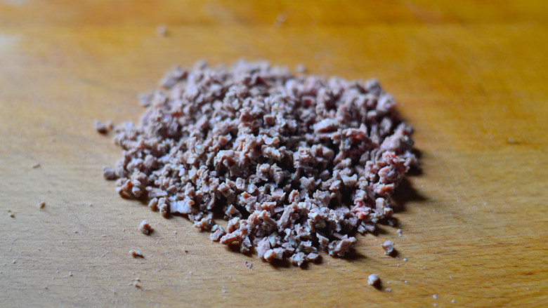 土豆生菜牛肉粥(辅食),待其冷却后切成碎末