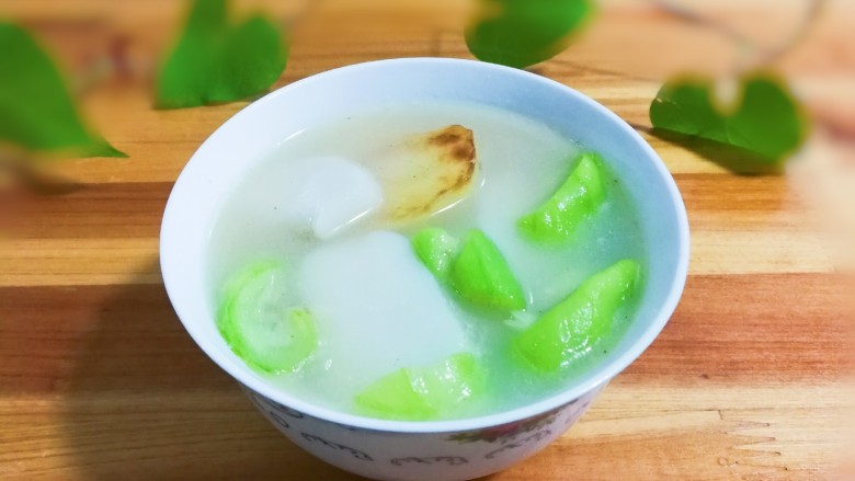 红花茶油丝瓜土豆年糕,出锅盛碗