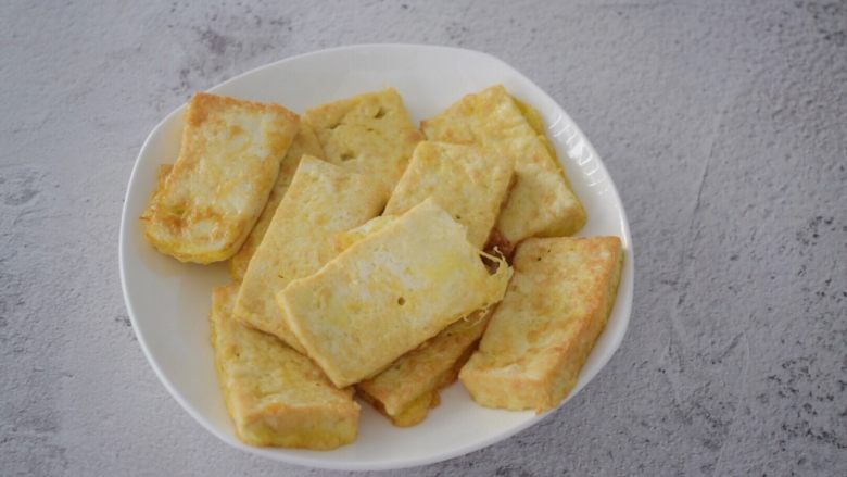 锅塌豆腐,盛出备用