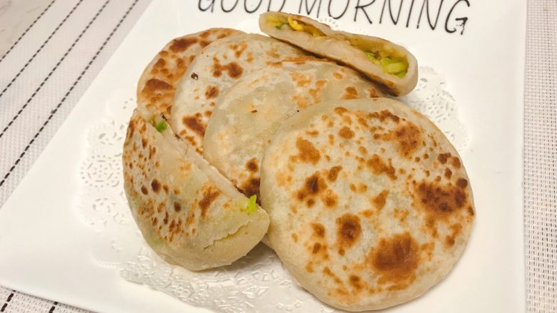 西葫芦小饼,入煎锅 小火煎熟即可