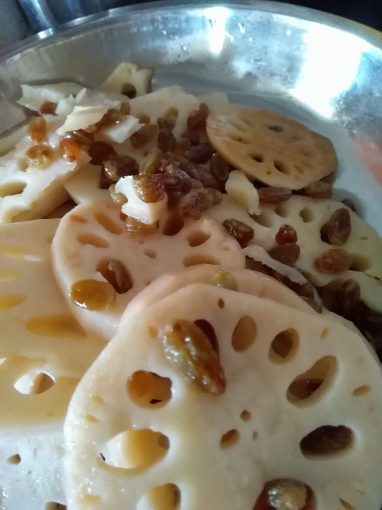 葡萄干炒莲藕
