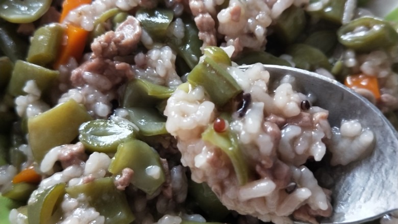 藜麦豆角肉沫焖饭,藜麦的营养，蔬菜和肉都有了，不怕孩子不爱吃菜了，女儿特别爱吃