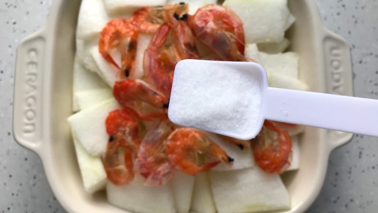 十味 虾干蒸冬瓜
,均匀撒上一小勺细盐