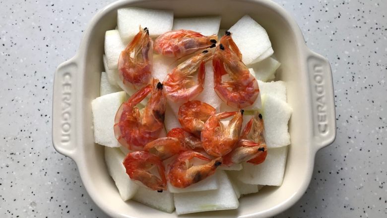 十味 虾干蒸冬瓜
,将泡好的虾干铺在冬瓜上方