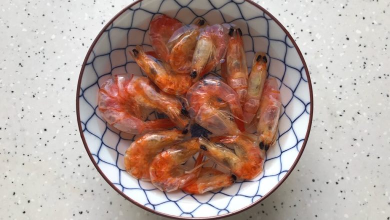 十味 虾干蒸冬瓜
,<a style='color:red;display:inline-block;' href='/shicai/ 290'>虾干</a>用适量温水浸泡片刻