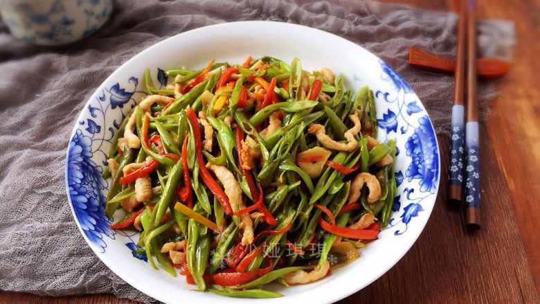 双色空心菜茎炒肉