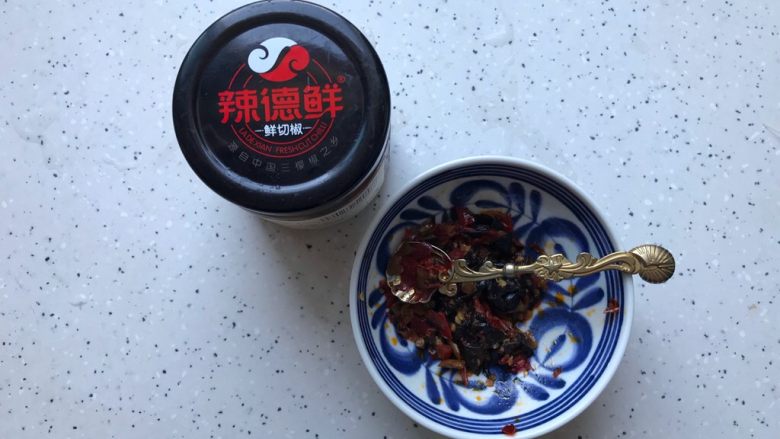 芽芽私房菜~辣炒梭子蟹,辣德鲜辣椒酱适量