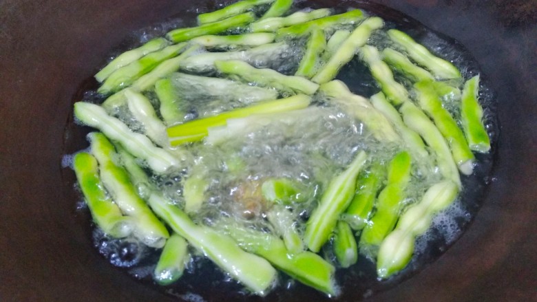 耙耙菜(PaPa菜) ,肉豆煮到变色