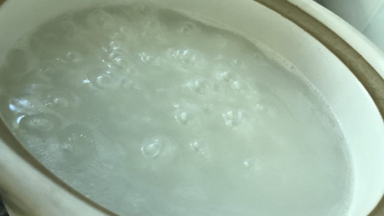 落雪寻梅,大火煮开,小火煮至粘稠。