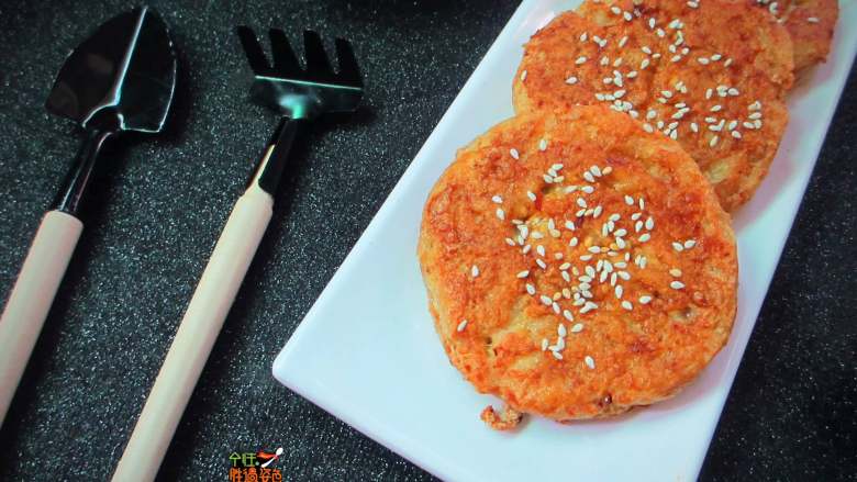 咸香豆腐饼,外焦里嫩,营养美味、老少皆宜哦!