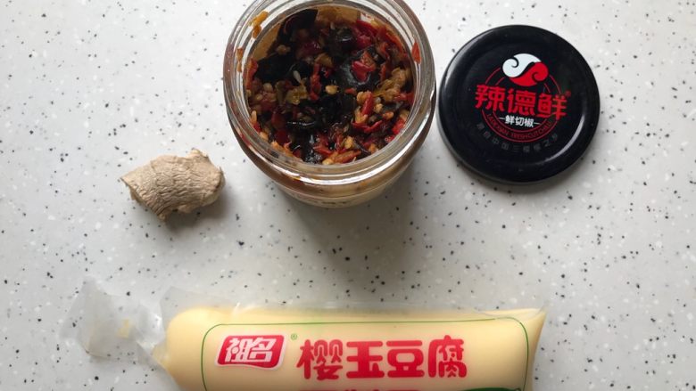 芽芽私房菜~玉子豆腐蒸排骨,准备好其他食材
