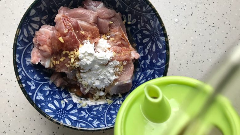 芽芽私房菜~玉子豆腐蒸排骨,滴几滴食用油