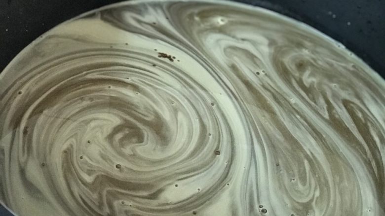 阿胶糕,黄酒泡阿胶,作为药引,引出阿胶功效
人体吸收更佳!
黄酒浸泡阿胶,静等24小时。