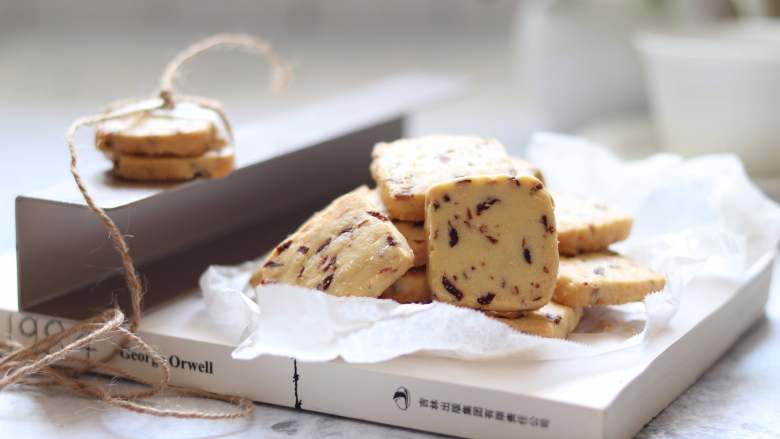 蔓越莓饼干,烘焙新手的烤箱开光之作,大约制作40块
