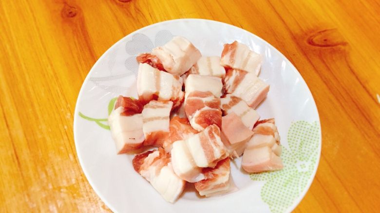 家常菜+红烧肉,猪五花洗净,切2cm左右的大块