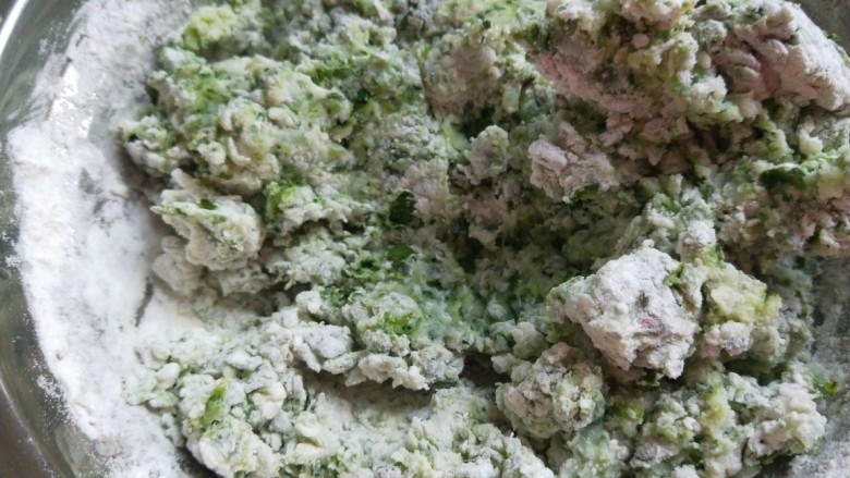 新文美食 多味多层菠菜小饼,在用一百度开水烫面。