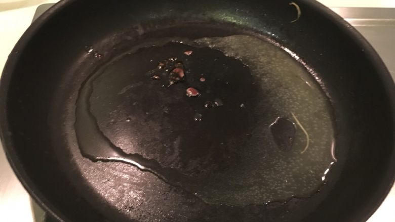 沙茶牛肉炒空心菜,不洗锅,炒菜的汤汁留着