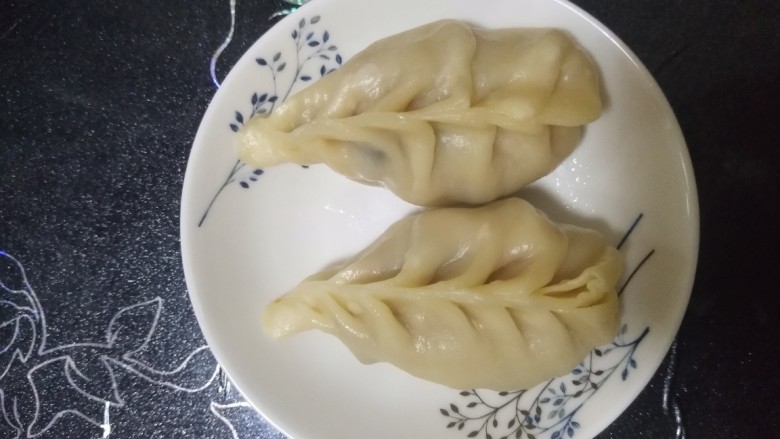 猪肉胡萝卜粉丝蒸饺,鲜香的蒸饺就做好了