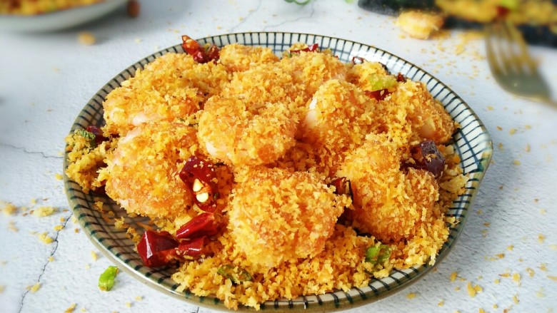 中餐厅2~白举纲版面包屑炒虾,一道美味的<a style='color:red;display:inline-block;' href='/shicai/ 584'>面包屑</a>炒虾就做好了,我是敏茹意,期待您的关注!