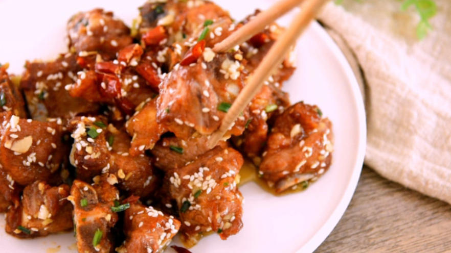 芝麻排骨，香酥入味，一出锅就被吃光！