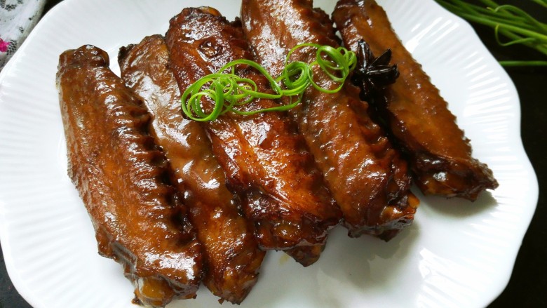 五香鸭翅,来个特写,是不是很诱人