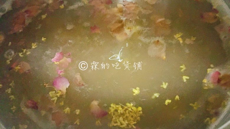 桂花鲜栗羹,准备出锅