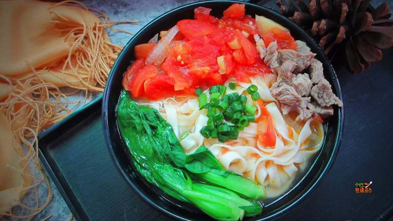 番茄牛肉面,口味酸甜之余还能很好地促进食欲