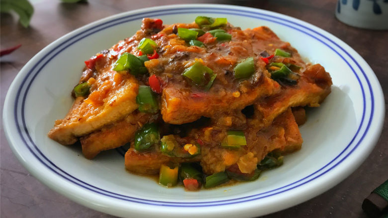 八宝酱豆腐,香浓鲜美 外焦里嫩而且非常的入味的八宝酱豆腐。