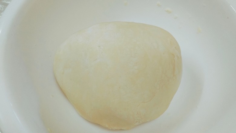 蛋黄酥,擀好的面团