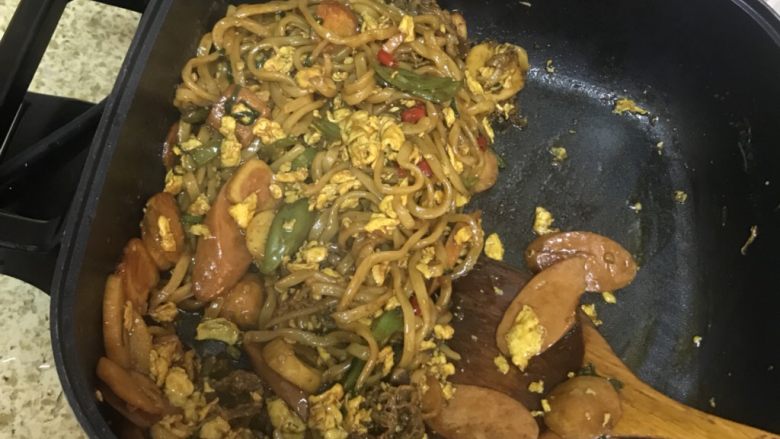 海鲜鸡蛋肉炒面➕肠