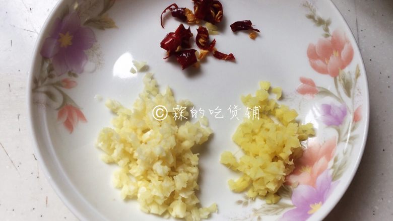 麻婆豆腐,全部切成末