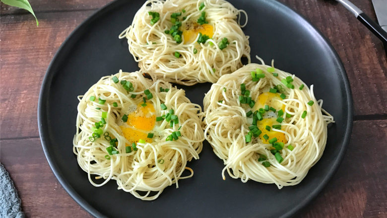 挂面鸟巢煎饼