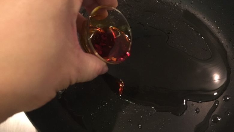 麻辣鸡丝,再加入红油
