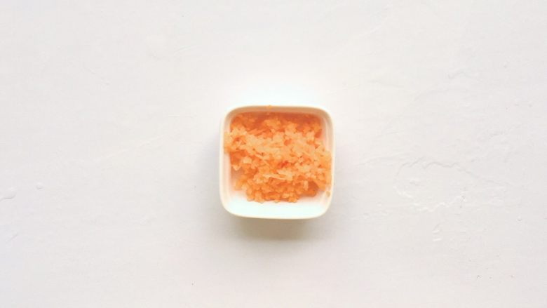 裙带菜豆腐补钙汤,<a style='color:red;display:inline-block;' href='/shicai/ 25'>胡萝卜</a>切碎