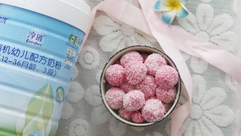 美食丨最受宝宝欢迎的火龙果椰蓉球,怎么样?要不要来一个。
