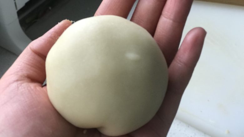 鲜肉月饼,翻过来按压一下,就是这样;