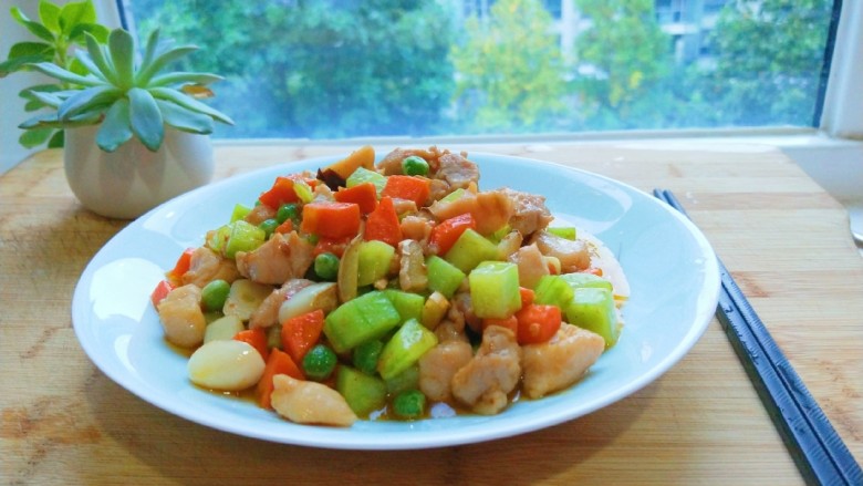 新文美食 酱爆三鲜,成品图