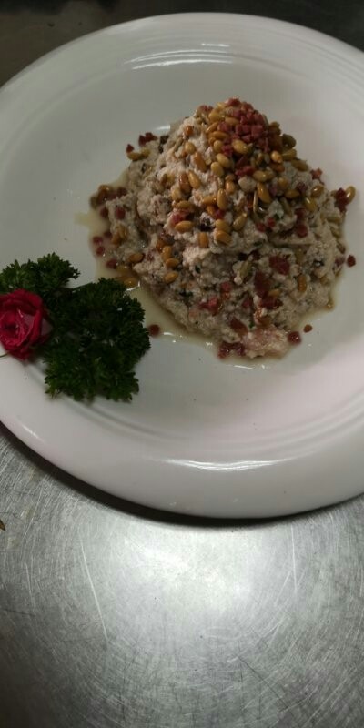八宝豆腐,<a style='color:red;display:inline-block;' href='/shicai/ 17'>蛋清</a>一个<a style='color:red;display:inline-block;' href='/shicai/ 465'>豆腐</a>弄泥放进去搅拌均匀