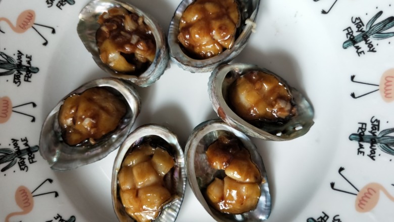糖糖辅食记之耗油鲍鱼,壳摆好,摆盘