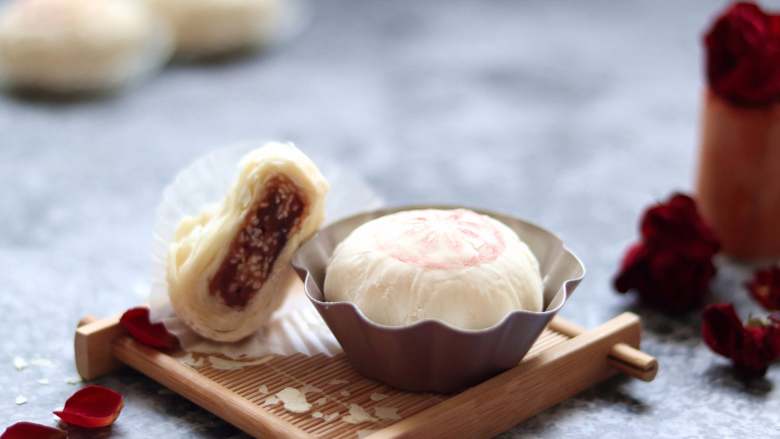 玫瑰花月饼,一道舒缓心情的中秋美食,大约可以做8-9个均可。