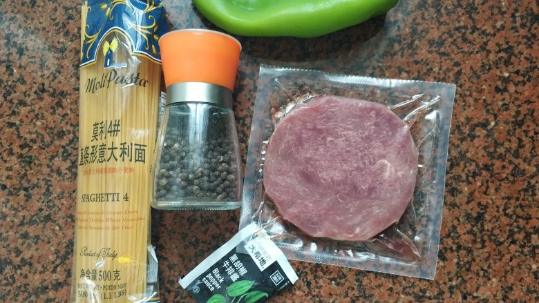 黑椒牛肉意大利面,首先准备所有食材