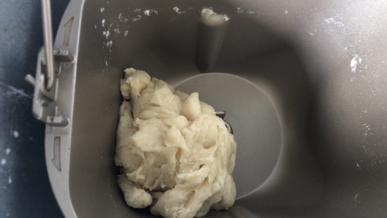 原味基础烙饼,所有原料放面包机,一个和面流程,大约15分钟。