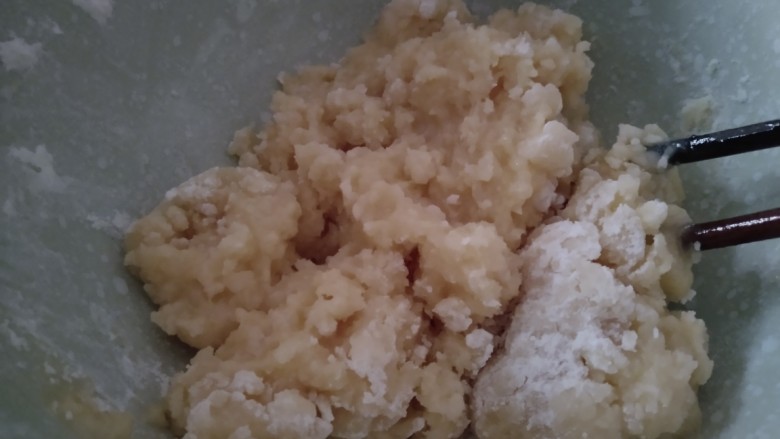 升级版花生酥,搅拌至无干粉。