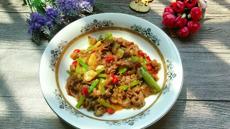 小炒牛肉,成品。