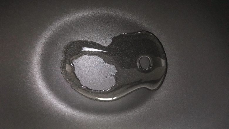 黄瓜木耳炒鸡蛋,起油锅