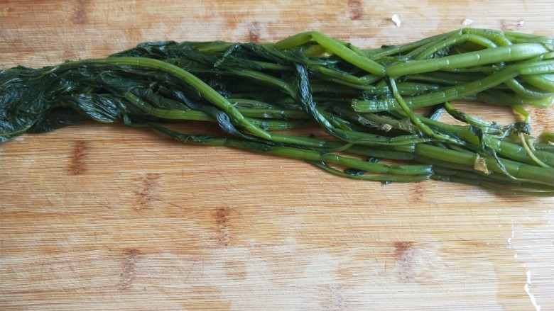 新文美食 黄豆肉末炒雪红樱,