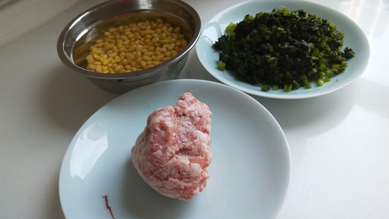 新文美食 黄豆肉末炒雪红樱,